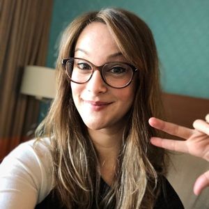 Meet your Posher, Courtney